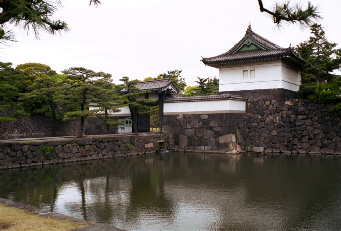 08-tokyo-imperial-palace-med.jpg