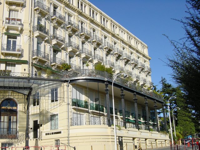 The side-building of the Hotel Regina