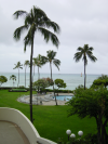 Vue de la piscine de l'hotel et de la plage. Waikiki, Honolulu, Hawaii, USA.